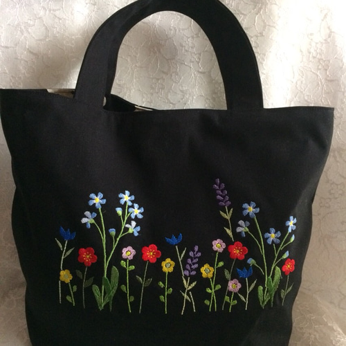 オーダー品お花畑刺繍のトートバッグとポーチ トートバッグ