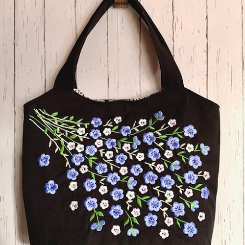 再販 青い花刺繍とビーズのトートバッグ トートバッグ AZmama 再販 青い花刺繍とビーズのトートバッグ トートバッグ AZmama