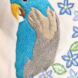 鳥刺繍のバケツバッグ 2枚目の画像