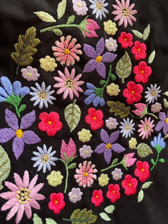 再販　花ハート刺繍のトートバッグ 4枚目の画像