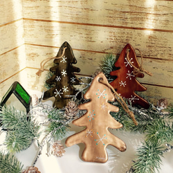 クリスマス限定・クリスマスツリーのオーナメント　3種　タイル製 1枚目の画像
