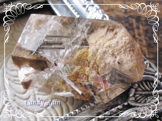 *** ルチル入り・ガーデンクォーツ原石・オベリスク ***