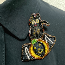 ハロイン　大人可愛いブローチ　猫❣　　☆ボビンレースのベースにビーズ刺繡 3枚目の画像