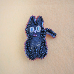 ハロイン　大人可愛いブローチ　猫❣　　☆ボビンレースのベースにビーズ刺繡 5枚目の画像