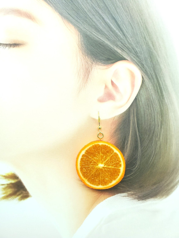 逼真的水果耳環 第1張的照片