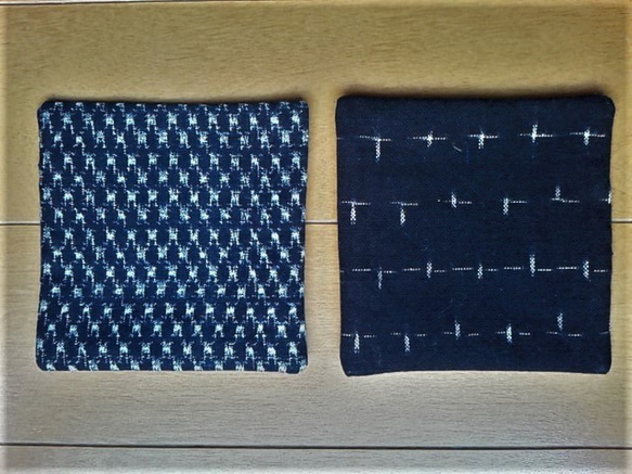 和・古布　絣・藍　リバーシブル　コースター　２枚セットーと 2枚目の画像