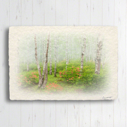 手すき和紙 アート パネル (48x33cm) 「レンゲツツジと霧の新緑の白樺林」 インテリア おしゃれ 壁掛け 2枚目の画像