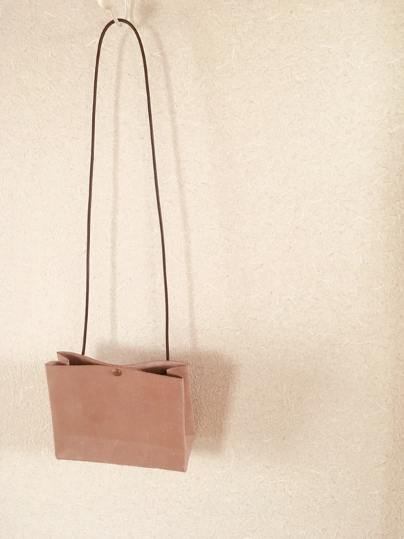 Creemaさんで購入した本革サコッシュです。大人可愛い♡ Creemaさんで購入した本革サコッシュです。大人可愛い♡ - メルカリ