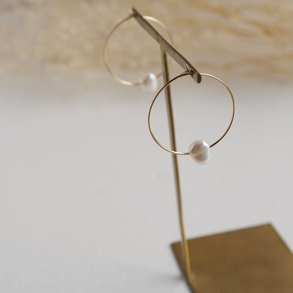 [14kgf] 淡水珍珠圈形耳環 (TM-E060) 第6張的照片