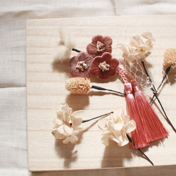 糸とお花の髪飾り　桃色 1枚目の画像