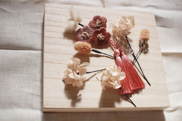 糸とお花の髪飾り　桃色 4枚目の画像