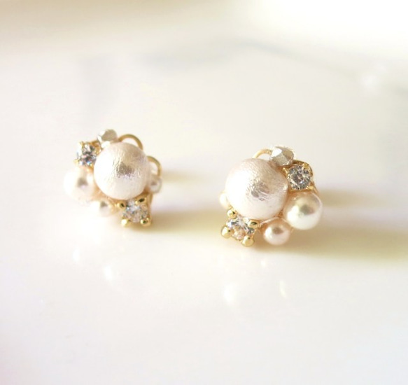 棉花珍珠和珠寶廣場耳環 第1張的照片