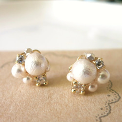 棉花珍珠和珠寶廣場耳環 第2張的照片