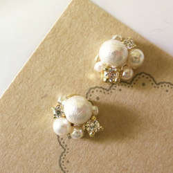 棉花珍珠和珠寶廣場耳環 第3張的照片