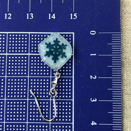 ハンドメイド 星と雪の結晶 ピアス ハンドメイド 星と雪の結晶 ピアス img_b891ccb28187d3e3a250826e1f