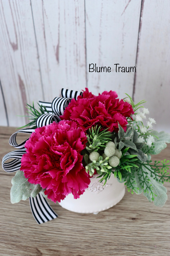 ★Blume Traum ★ カーネーションのミニアレンジ 2枚目の画像