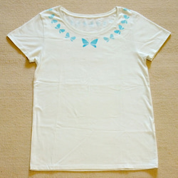 送料無料☆Tシャツ（青い蝶） 1枚目の画像