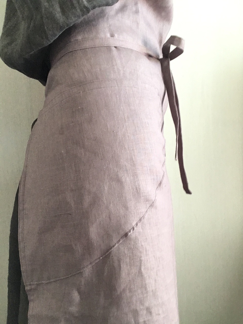 【 鳩 羽 色 】しなやか 国産リネン エプロン