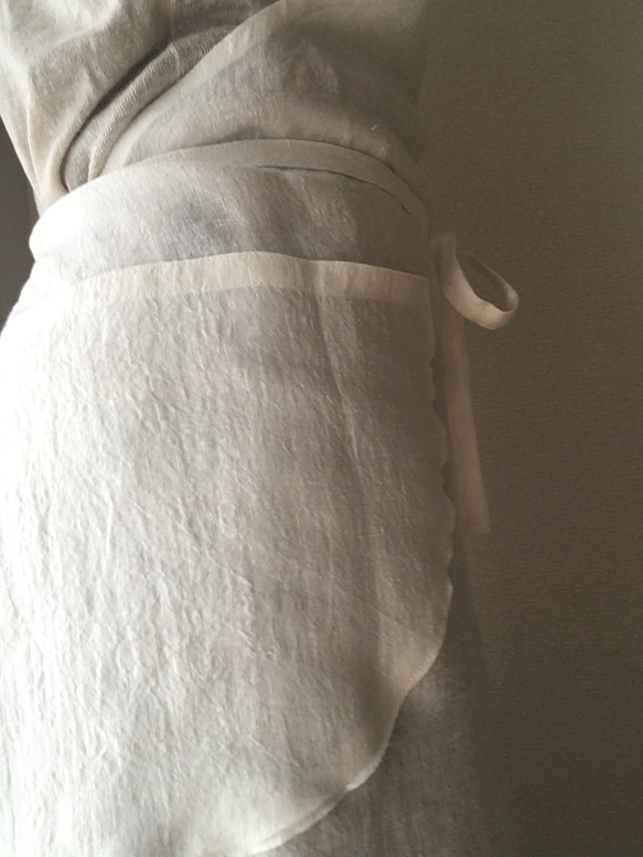 【 白 色  】吉美の衣 ＊ くったり やわらか＊ 岡山県産リネン エプロン 5枚目の画像