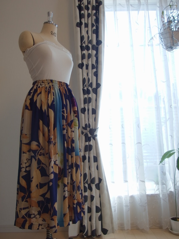 着物リメイクギャザースカート　藍色葉っぱ柄 6枚目の画像