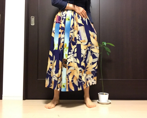 着物リメイク　シンプル　藍色系　大島のAラインスカート 16枚はぎ　フリーサイズ 着物リメイク シンプル 藍色系 大島のAラインスカート 16枚はぎ