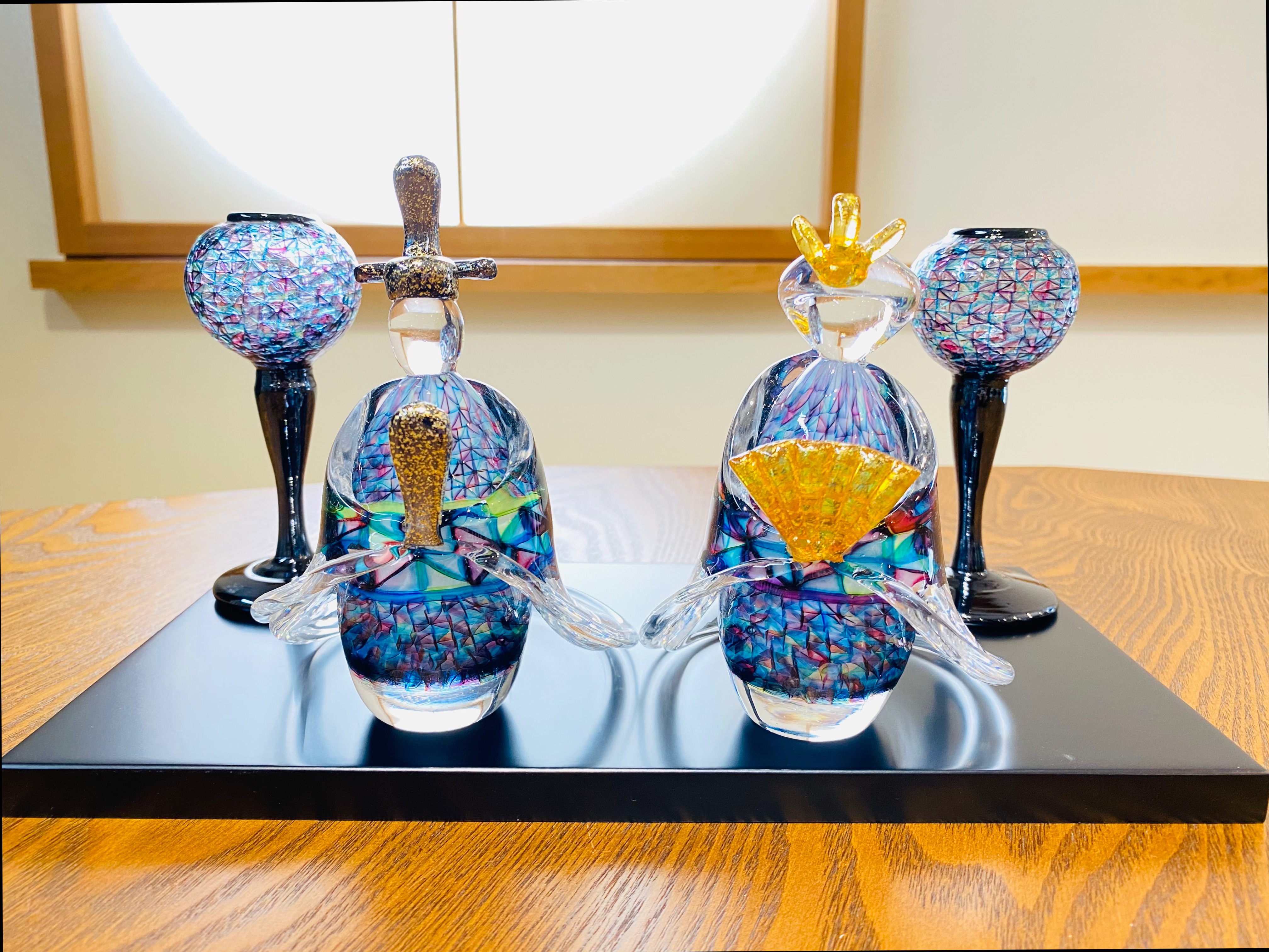 プリズム雛人形『受注制作』・黒塗板・金屏風・ぼんぼり付き