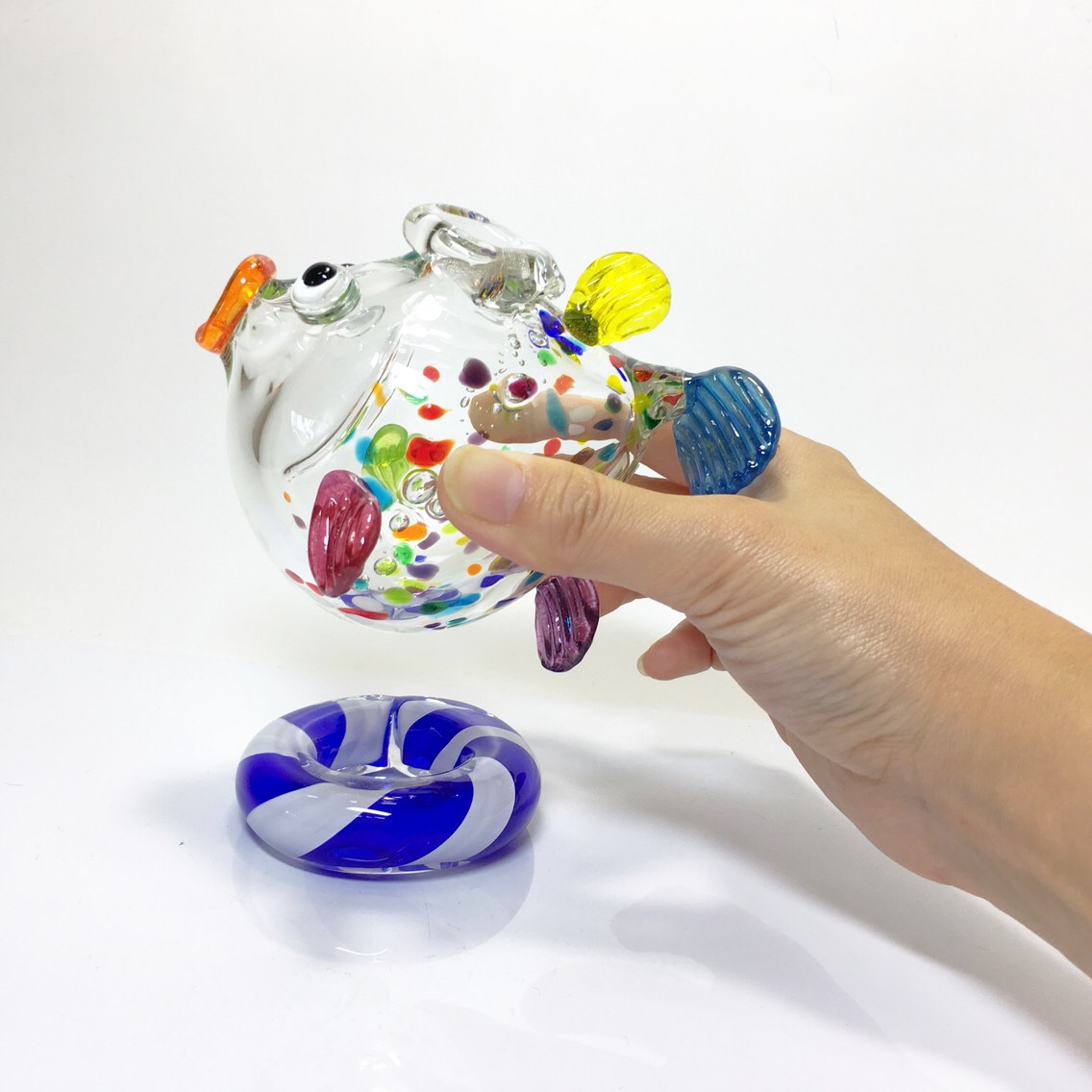 『受注制作』浮き輪に乗ったふぐの一輪挿し ver.夏