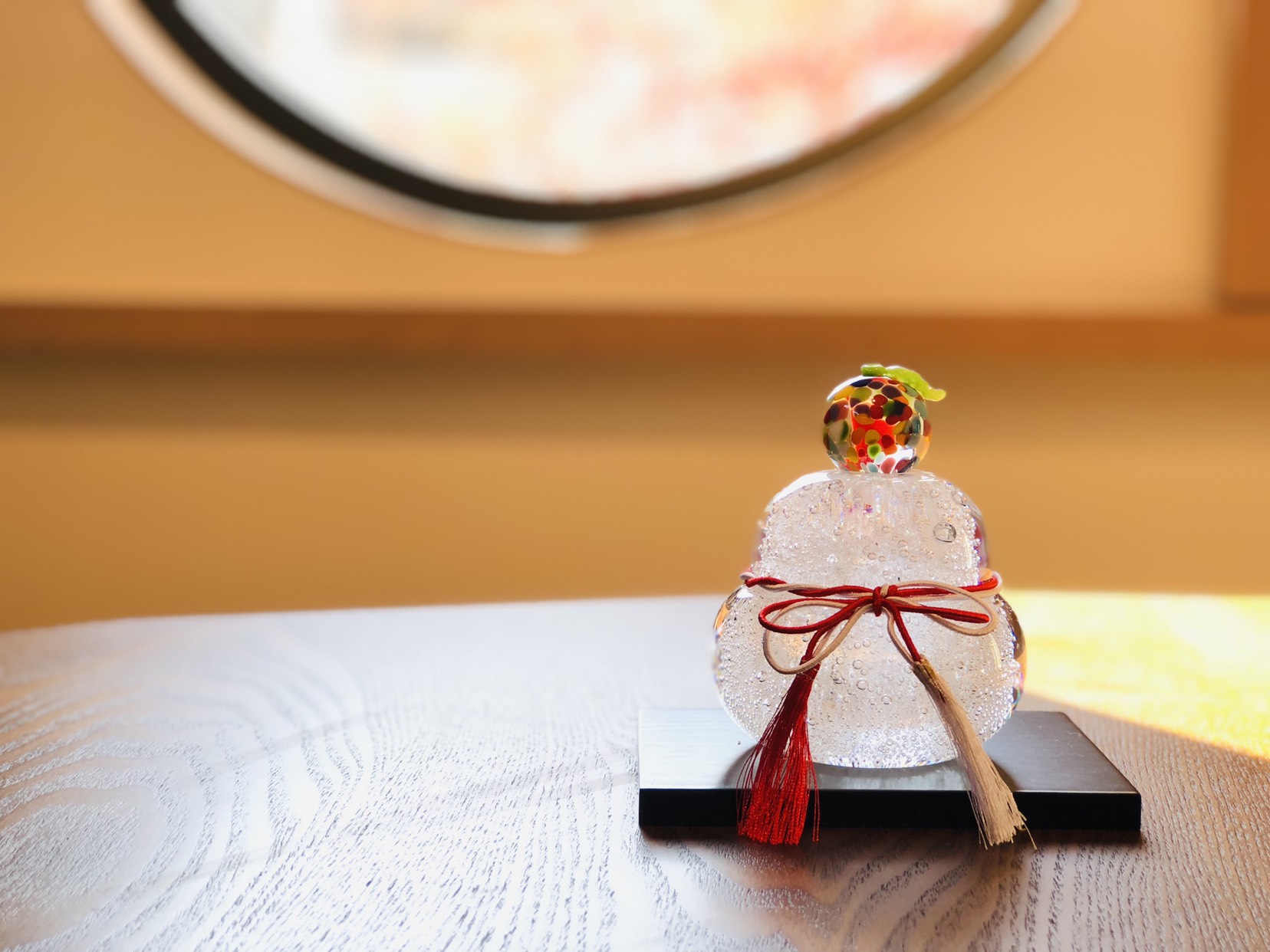 ❣️透明泡入り・大きい鏡餅×パステルカラーのカラフルみかん❣️黒塗り台・箱付