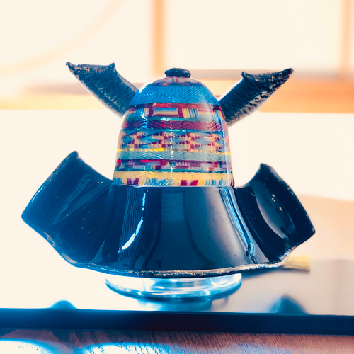 受注制作』新作 兜 〜豪華絢爛No.1〜 金箔入り・黒塗り板・飾り