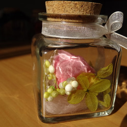 小瓶に咲いたお花　プリザーブドフラワー 3枚目の画像