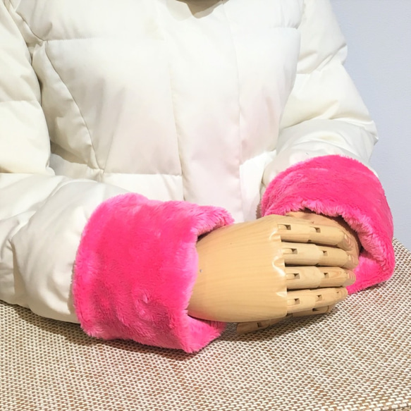 ソデメイク　ピンク　（ダウンコート用袖口カバー・ソデクリップセット付き）　あったかいボア 1枚目の画像