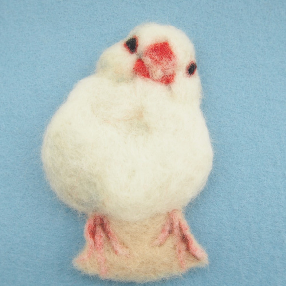 〔受注作品〕モフモフ白文鳥のブローチ風羊毛フェルト絵 2枚目の画像