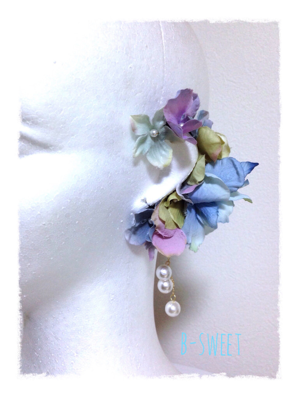 紫陽花とお花のイヤーフック (ブルー)左耳用 3枚目の画像
