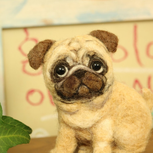 パグ犬さん☆大きめぷっくり ブローチ☆羊毛フェルト 羊毛
