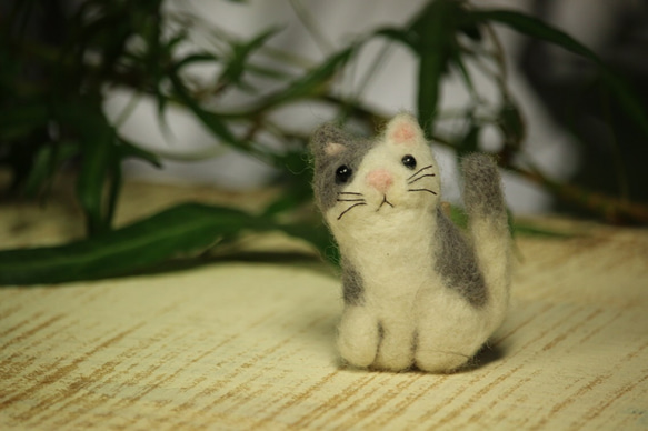 ちびねこさん☆羊毛フェルト☆ぷっくり ブローチ☆ねこ猫ネコ 2枚目の画像