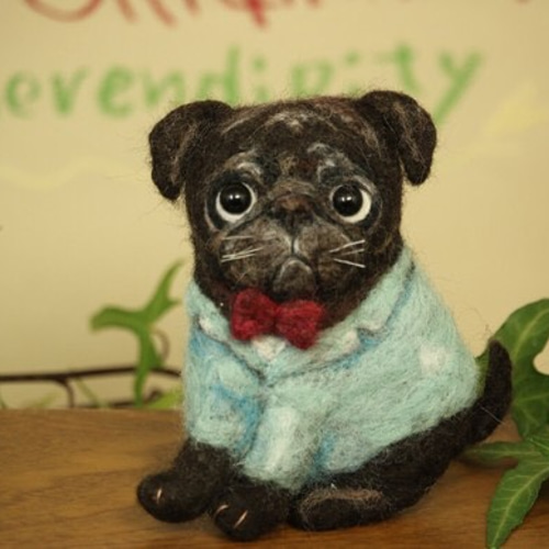 黒パグさんの立体ブローチ＊ぷっくり大きめ＊羊毛フェルト＊犬