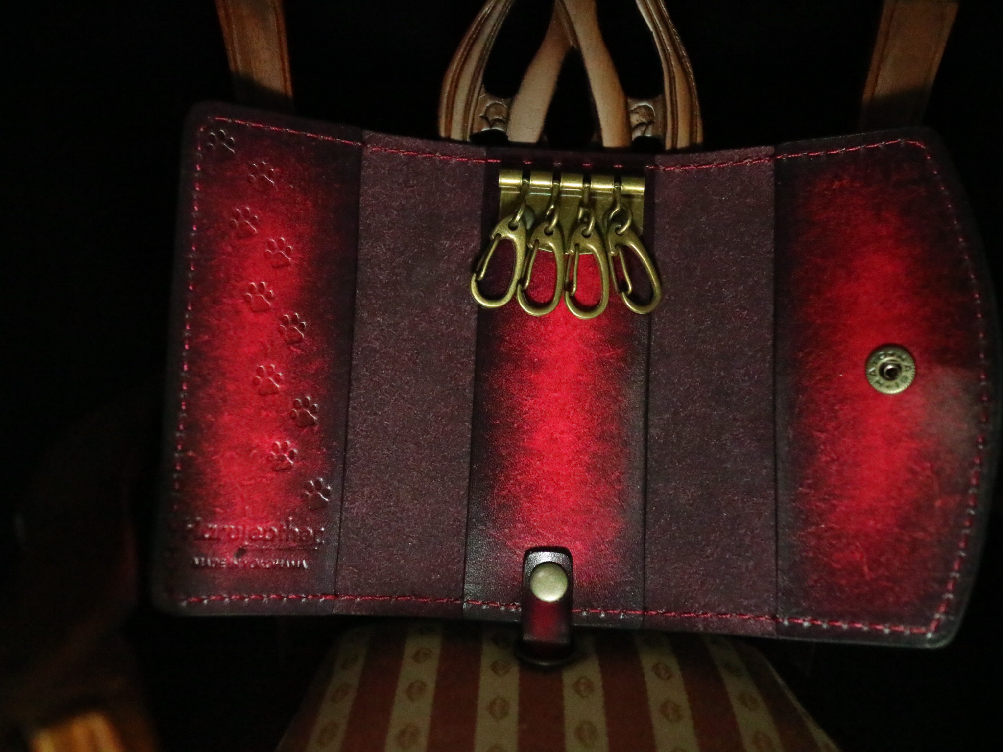 猫の肉球キーケース☆【ワインレッドアンティーク染め 】～全7色～