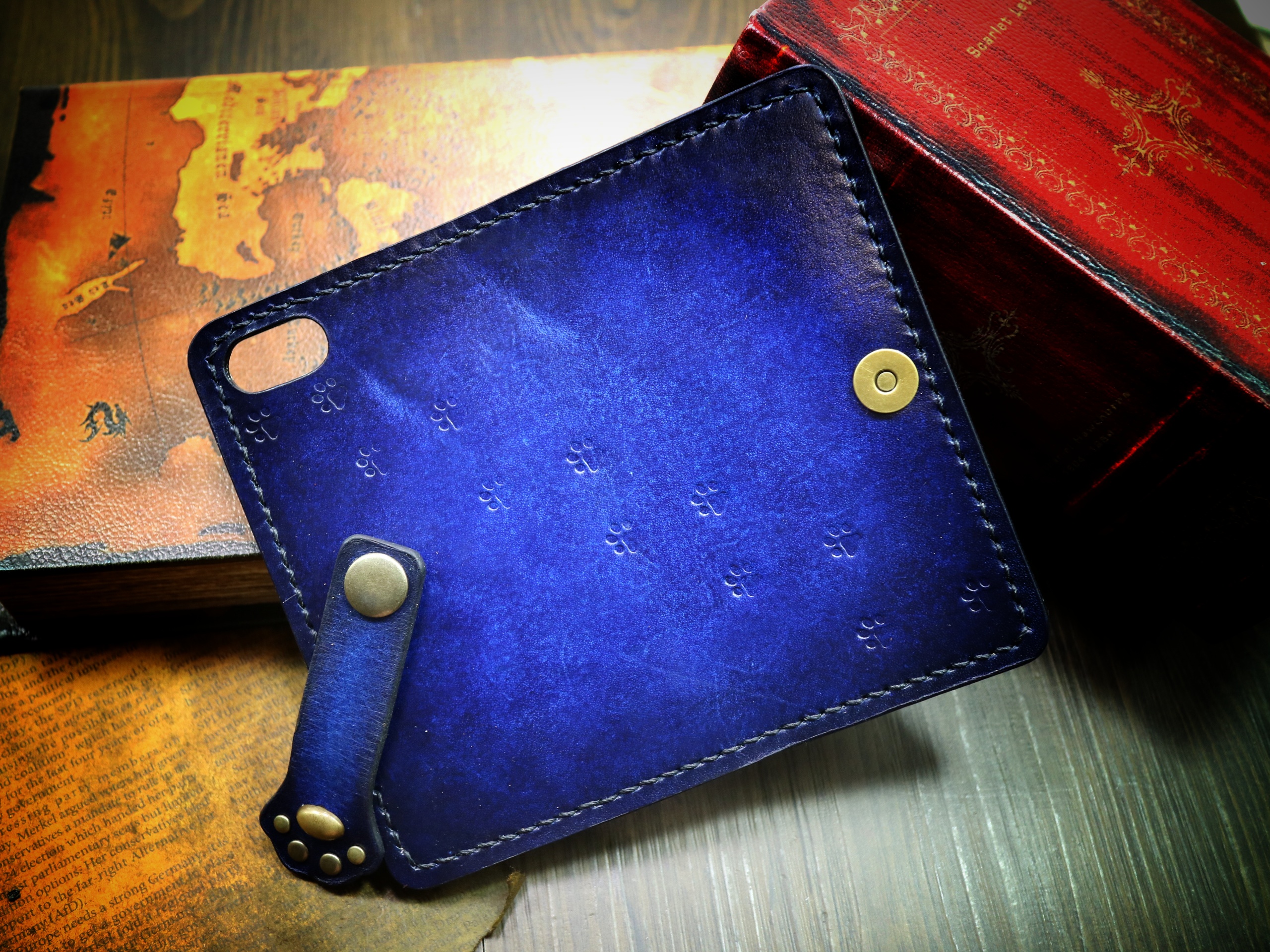 【アンティーク染め 】猫の肉球本革スマホケース ～iPhone android多機種対応～全５色～