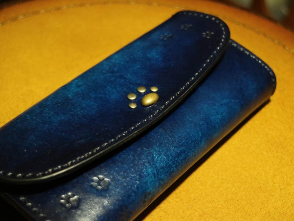 長財布☆【ブルーアンティーク染め】【猫の肉球エンブレム】 ～全５色～
