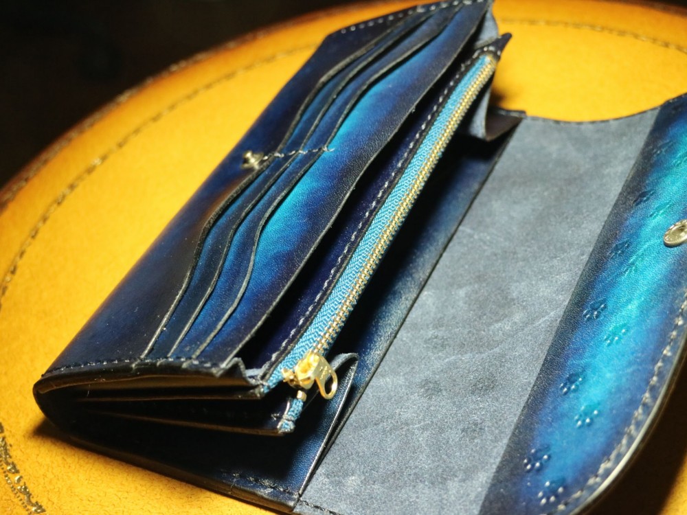 長財布☆【ブルーアンティーク染め】【猫の肉球エンブレム】 ～全５色～