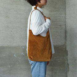 レザー ショルダーバッグ M A4 長財布が入る 上品 レディース メンズ クラッチバッグ エコバッグ 肩がけ トート 3枚目の画像