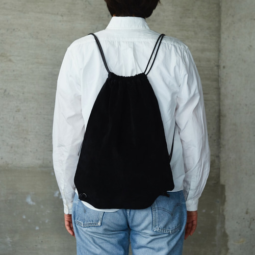 レザー ナップサック オール ブラック ｜ レディース メンズ 豚革 本革