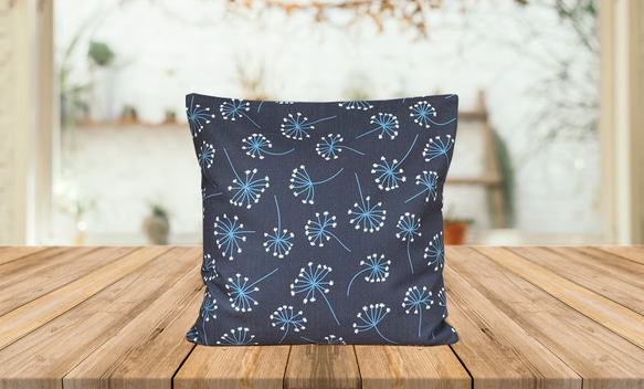 Forest Cushion a 開花植物背藏青色-扁柏香味- 第8張的照片