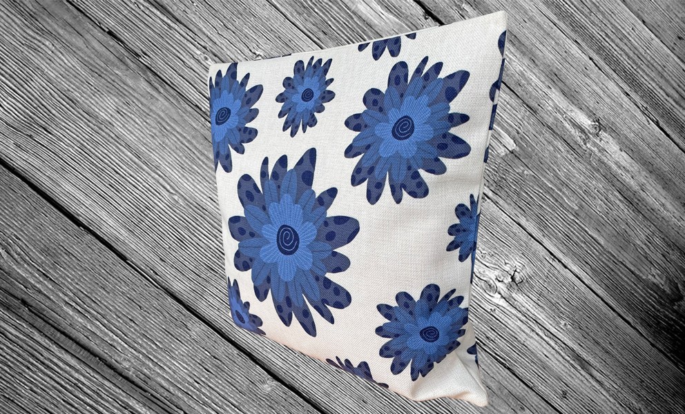 森のクッション　Abstract blue flowers　-ヒノキの香り-
