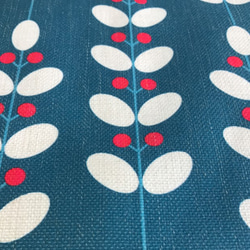 森林坐墊開花植物背藍綠色 第4張的照片