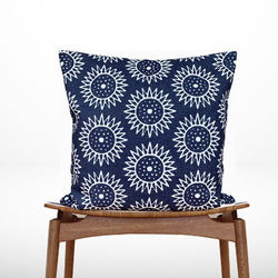 Forest Cushion Sunflowers Back Navy blue - 扁柏香 - 第1張的照片