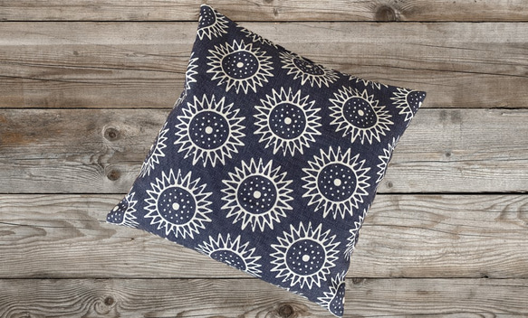 Forest Cushion Sunflowers Back Navy blue - 扁柏香 - 第6張的照片