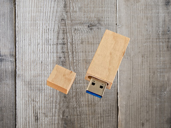 Wooden USB Memory 3.0　32G　木製BOX付き 1枚目の画像