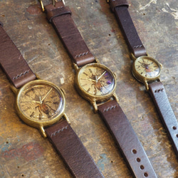 ミツバチの腕時計 真鍮ケース イタリアンレザーの時計バンド Mサイズ 6枚目の画像