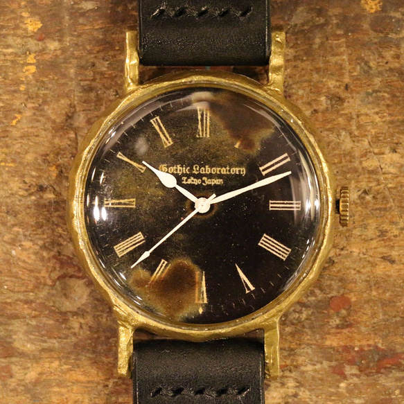 【ペアウォッチ】アンティークのような手作り腕時計 黒文字盤 LLとM 2本セット 4枚目の画像